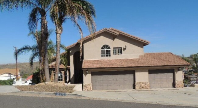 Primary Photo - Charming Canyon Lake House