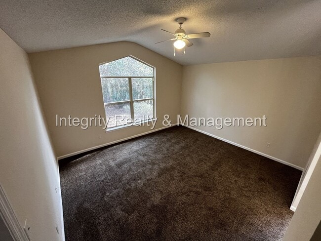 Building Photo - 3 bed/ 2 bath in Eagle Harbor