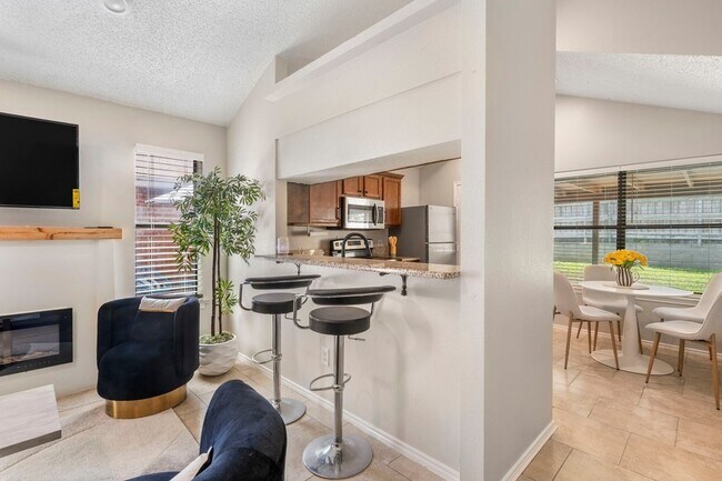 Building Photo - 408 Sycamore Ln