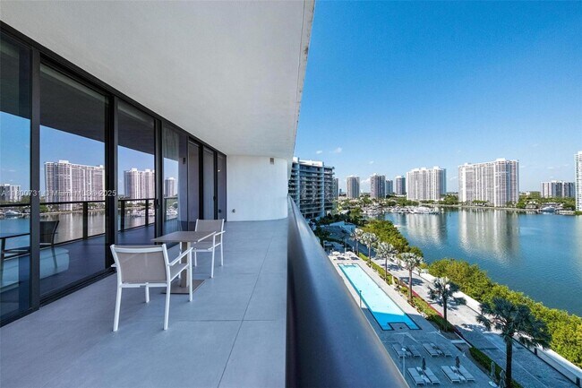 Building Photo - 5500 Island Estates Dr