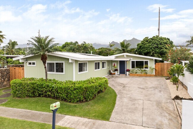 Building Photo - 3BR/3BA Unfurnished Home in Enchanted Lake...