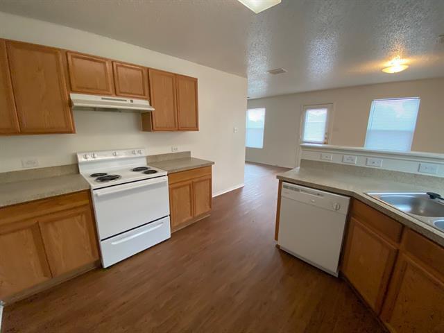 Building Photo - 5008 Waterford Dr