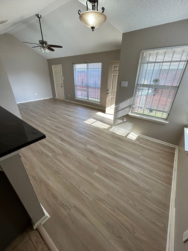 Building Photo - Make yourself at home!