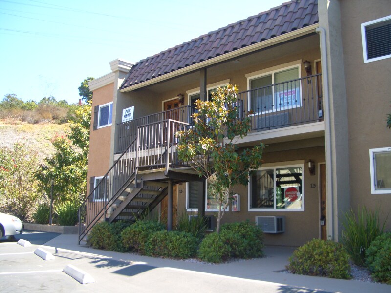 Building Photo - 13687 Paseo Cardiel