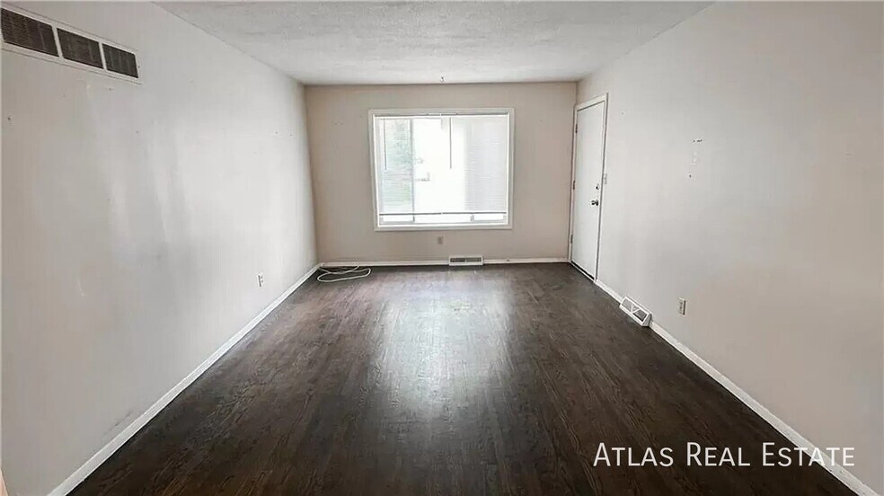 Building Photo - 6650 Maywood Ave