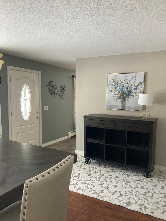 Building Photo - 20 Mary St