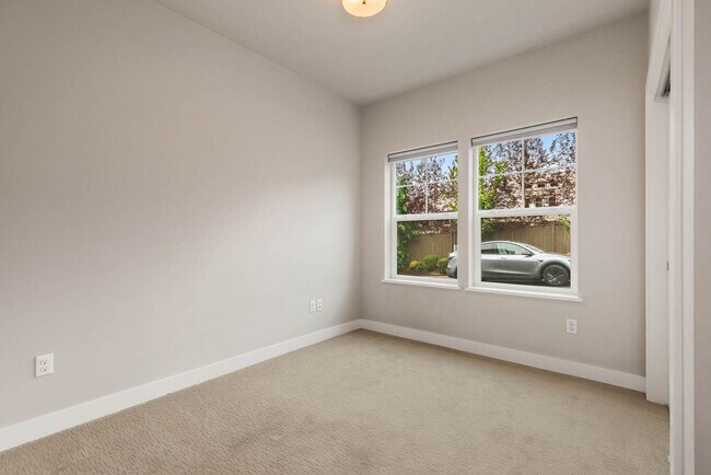 Building Photo - Modern Sammamish Cottage – Light-Filled Living in a Prime Plateau Location