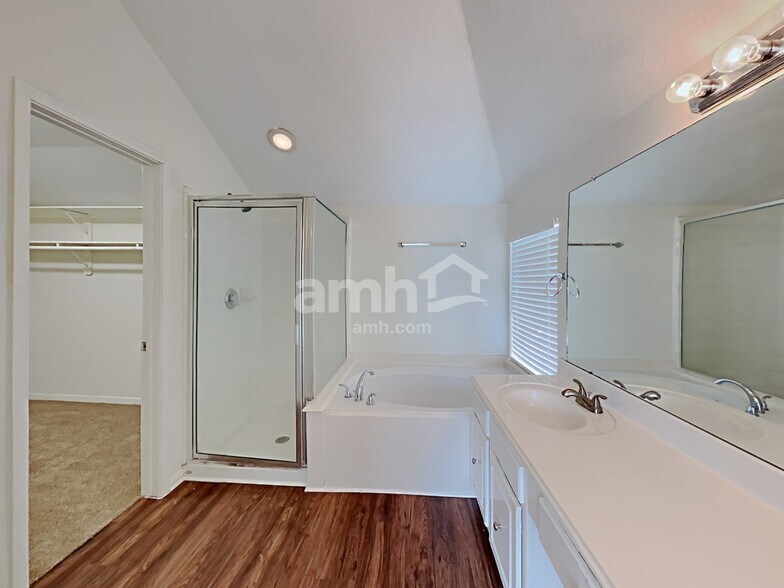 Building Photo - 14614 Twisted Pecan Ct