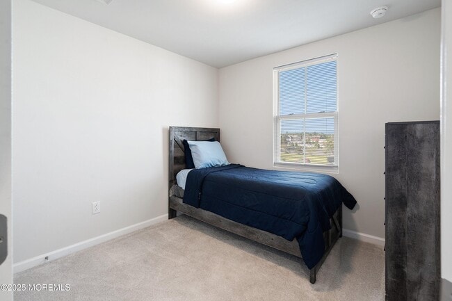 Building Photo - 305 Cyprus Ct