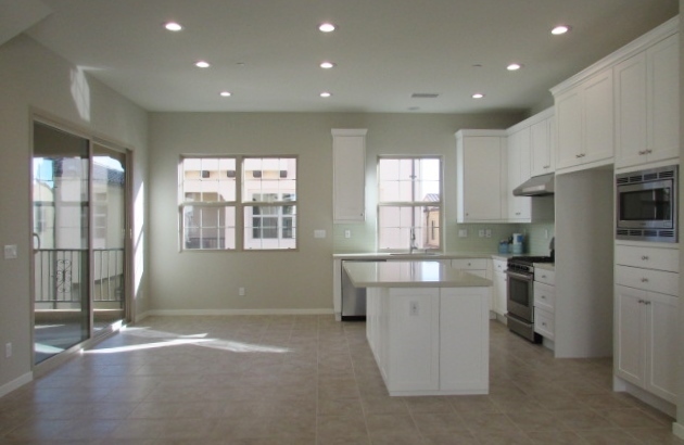 Building Photo - 3 Bed, 3.5 Bath Detached Home in Portola S...