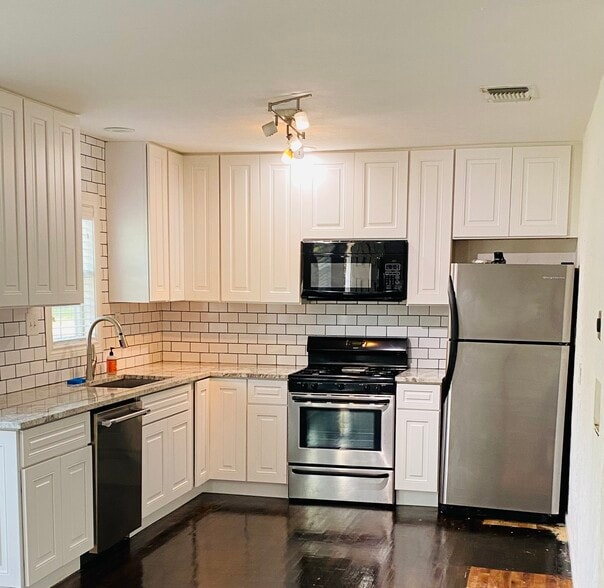 Building Photo - 4217 Donnelly Ave