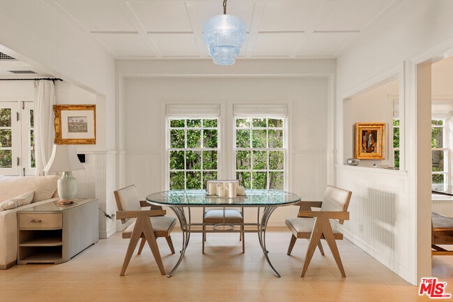 Building Photo - 501 Palisades Beach Rd