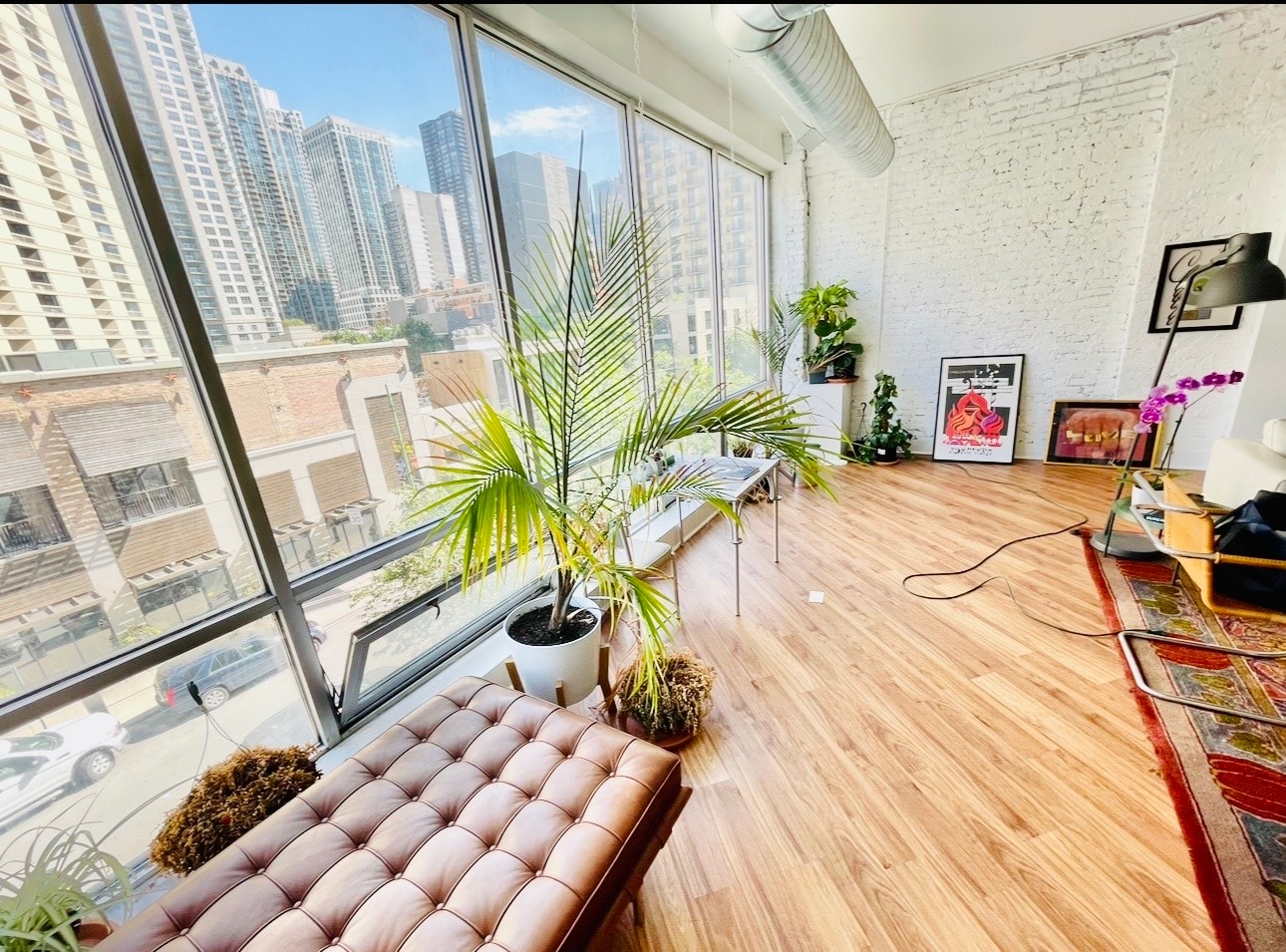 Building Photo - 738 N Clark St