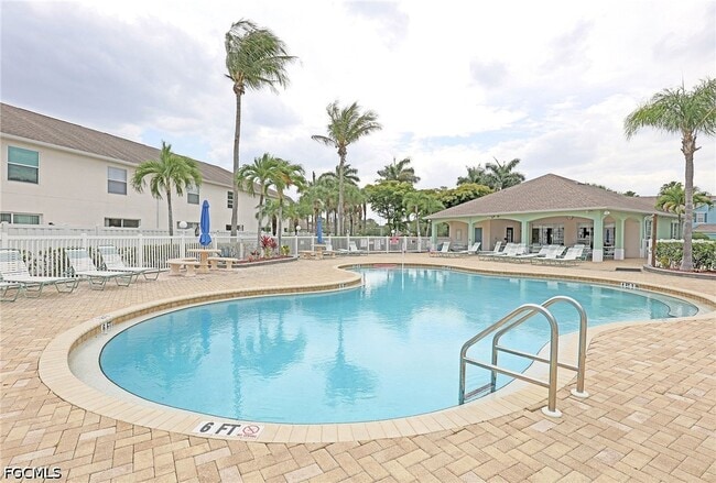 Building Photo - 3629 Pine Oak Cir