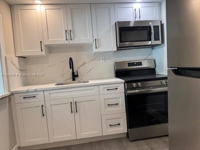 Building Photo - 5401 Collins Ave