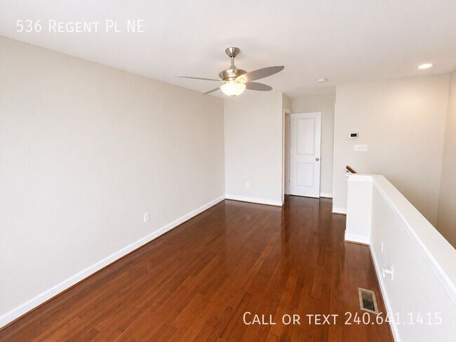 Building Photo - 536 Regent Pl NE