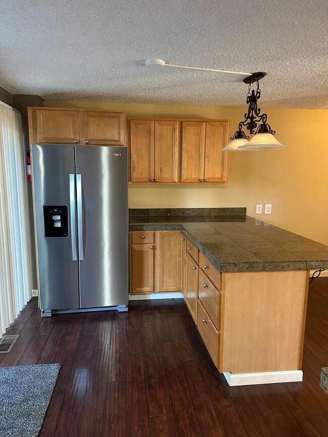 Building Photo - Gated Lakefront Rental Opportunity