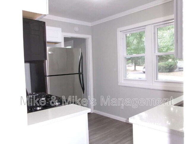 Building Photo - 403 N 61st St