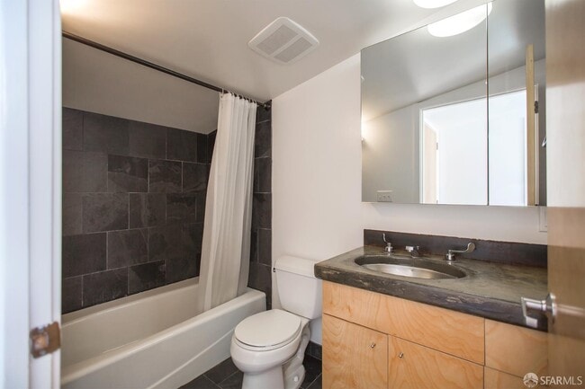 Building Photo - 52 Rausch St