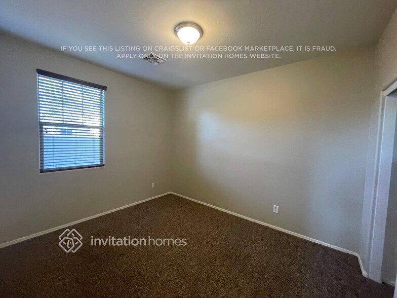Building Photo - 17682 W Cavedale Dr