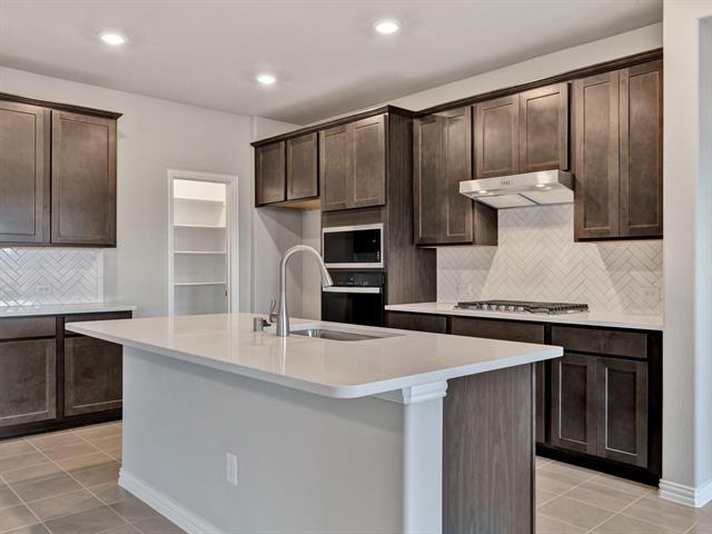 Building Photo - 2106 Sandpiper Wy