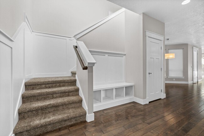 Building Photo - Luxury Living in Harris Ranch | 3 Bed + Office | 3 Bath | 2,713 Sq Ft