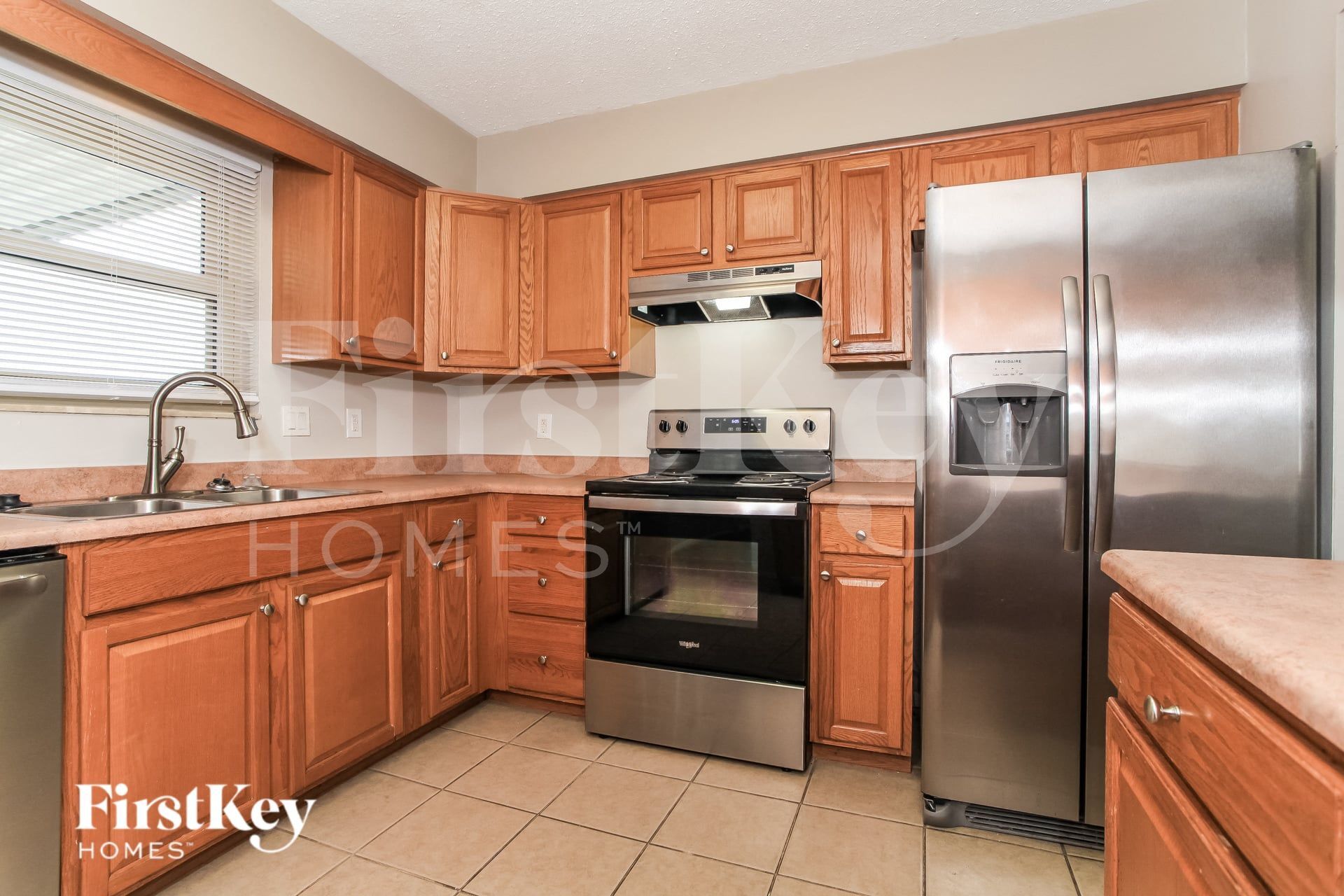 Building Photo - 811 Baker Ct