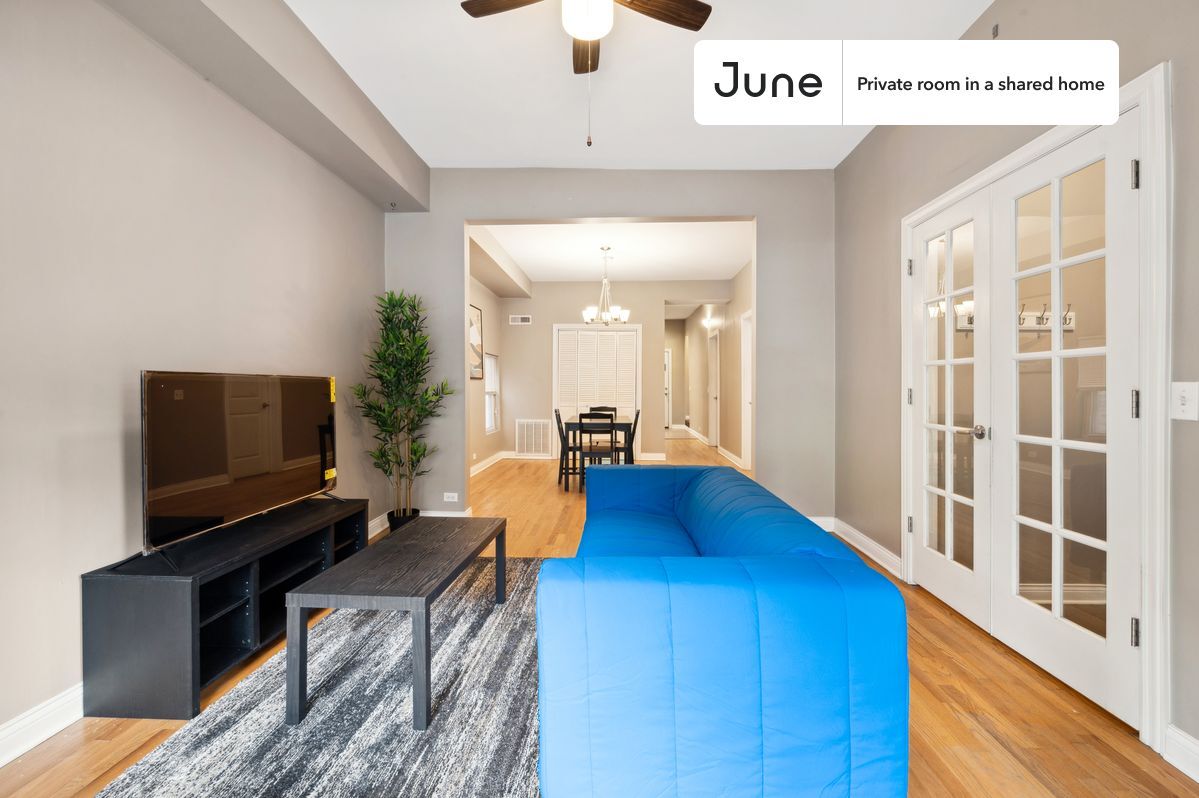 Building Photo - Private bedroom in 3 bed/1 bath Home