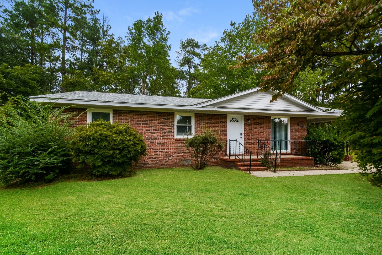 Building Photo - 936 Lark Ct