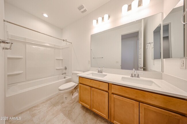 Building Photo - 17270 W Saddle Horn Trl