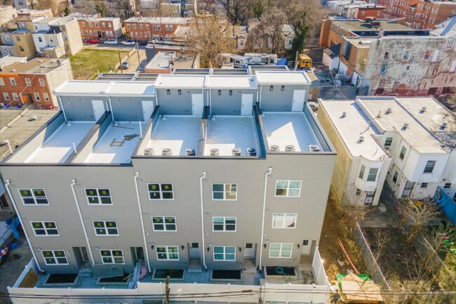 Building Photo - 3841 Wallace St