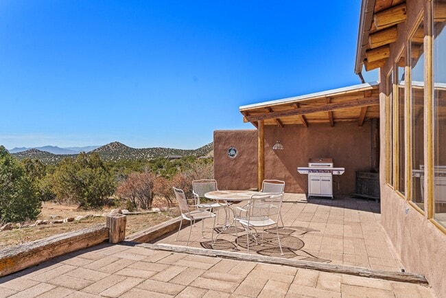 Building Photo - Enchanting Country Adobe