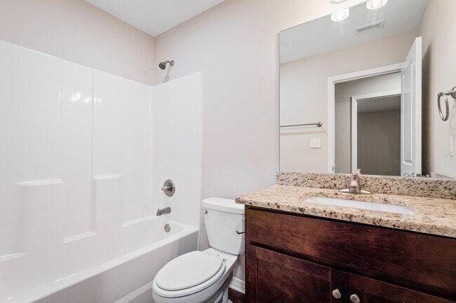 Building Photo - 3836 Chesterfield Ln