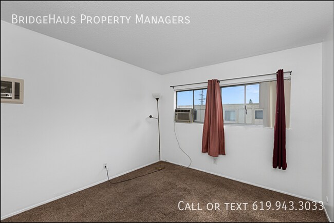 Building Photo - Make This 2 Bedroom Unit In Sunny Lakeside...