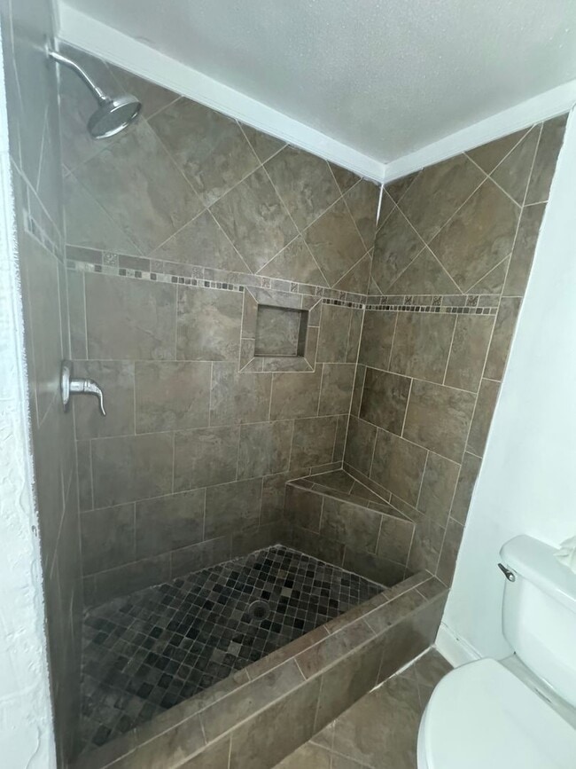 Building Photo - Spacious 3-Bedroom, 2.5-Bathroom Condo – P...