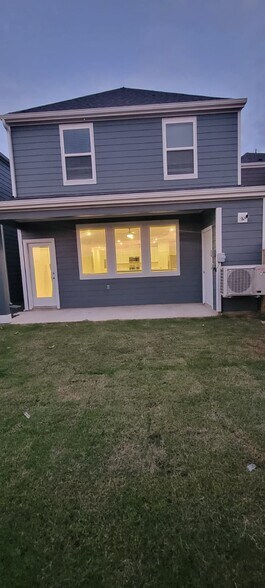 Building Photo - 3566 Blue Mockingbird St