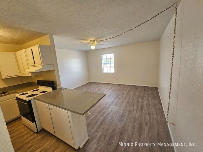 Primary Photo - Plainview Apartments 1 Bedroom 1 Bath - Ca...