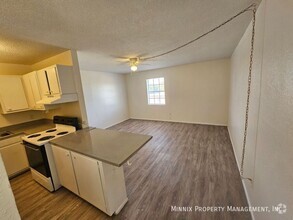 Building Photo - Plainview Apartments 1 Bedroom 1 Bath - Ca...