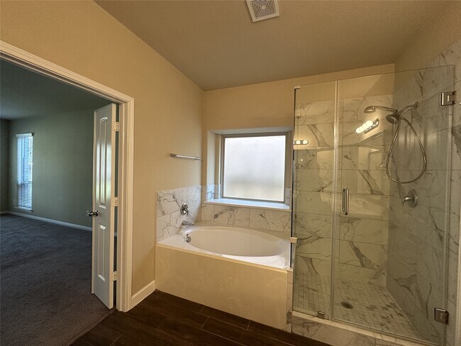 Building Photo - 2438 Garden Falls Dr