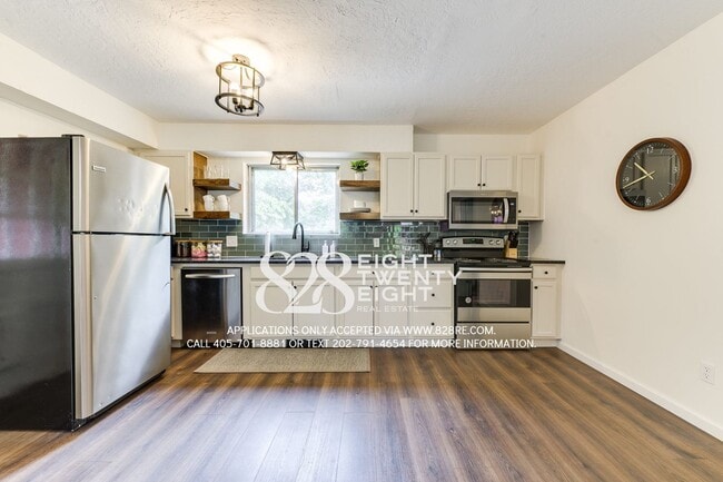 Building Photo - Talk About Unique! Must See 4 Bed/2 Bath S...