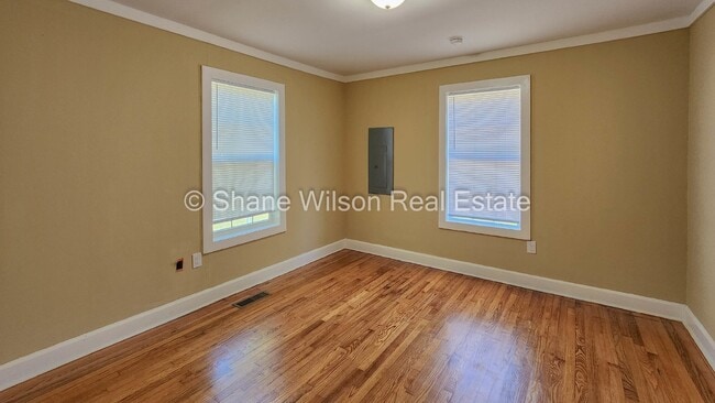 Building Photo - Cozy little 1 BR / 1 BA with big yard in Rossville, GA!! This one won't last long, come look at t...