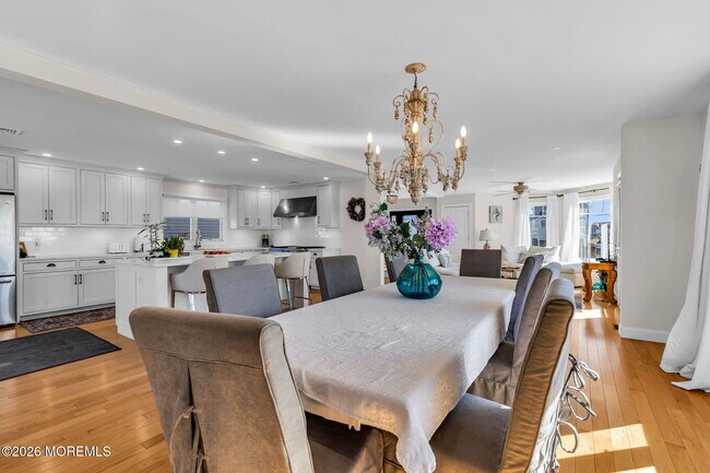 Building Photo - 550 Whiting Ave