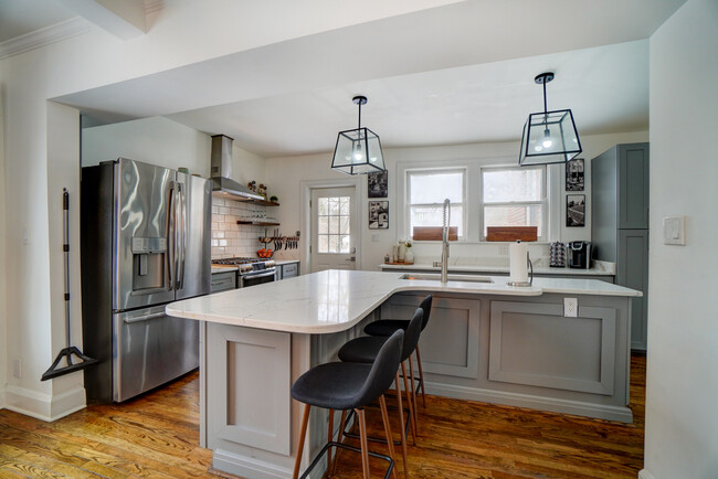 Kitchen - 3930 Red Bud Ave