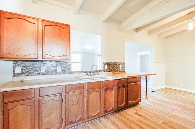 Building Photo - 3713 Woodlawn Terrace