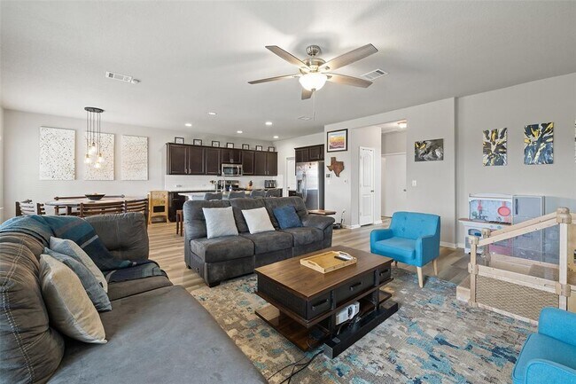 Building Photo - 1405 Fairhaven Gtwy