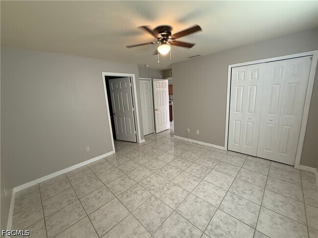 Building Photo - 1040 Ainsworth St E