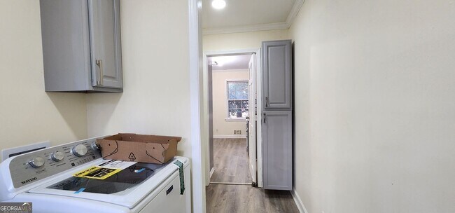Building Photo - 2349 Valley Way