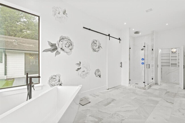 Building Photo - 2703 Tannehill Dr