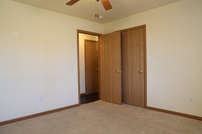 Building Photo - 22635 Hollow Oak Ln
