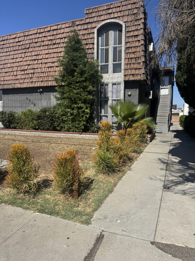 Building Photo - 6819 Variel Ave